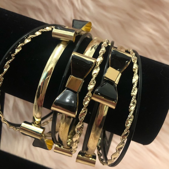 4 sets of bangle bracelets - Picture 2 of 3